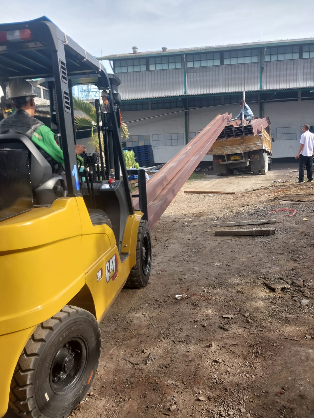 SMF FORKLIFT 1